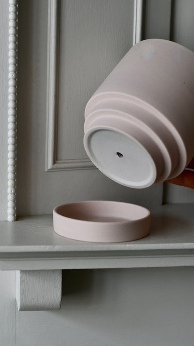 The Camden Collection – 13cm Pink Ceramic Planter with Saucer